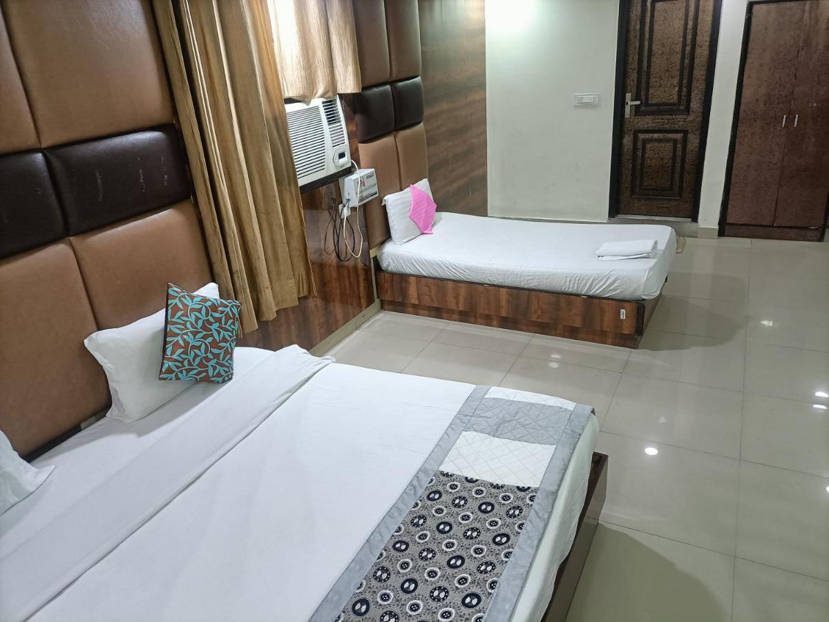 Le Mount Near Igi Airport