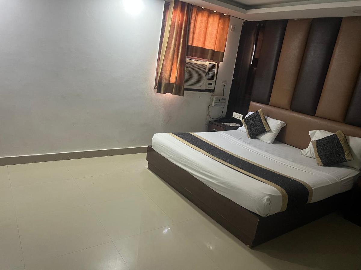 Le Mount Near Igi Airport Hotel